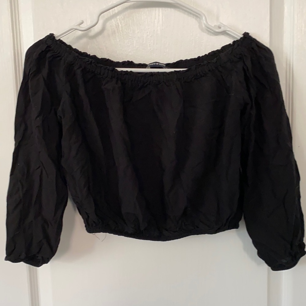 Brandy Melville off shoulder crop top